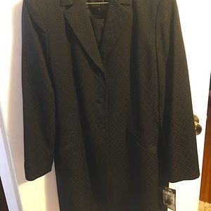 Le Suit Black king jacket/skirt plus size, 16
